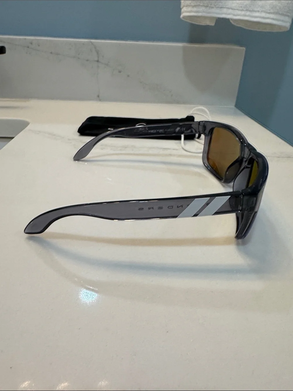 Blue Mirrored Lens Men's Sunglasses